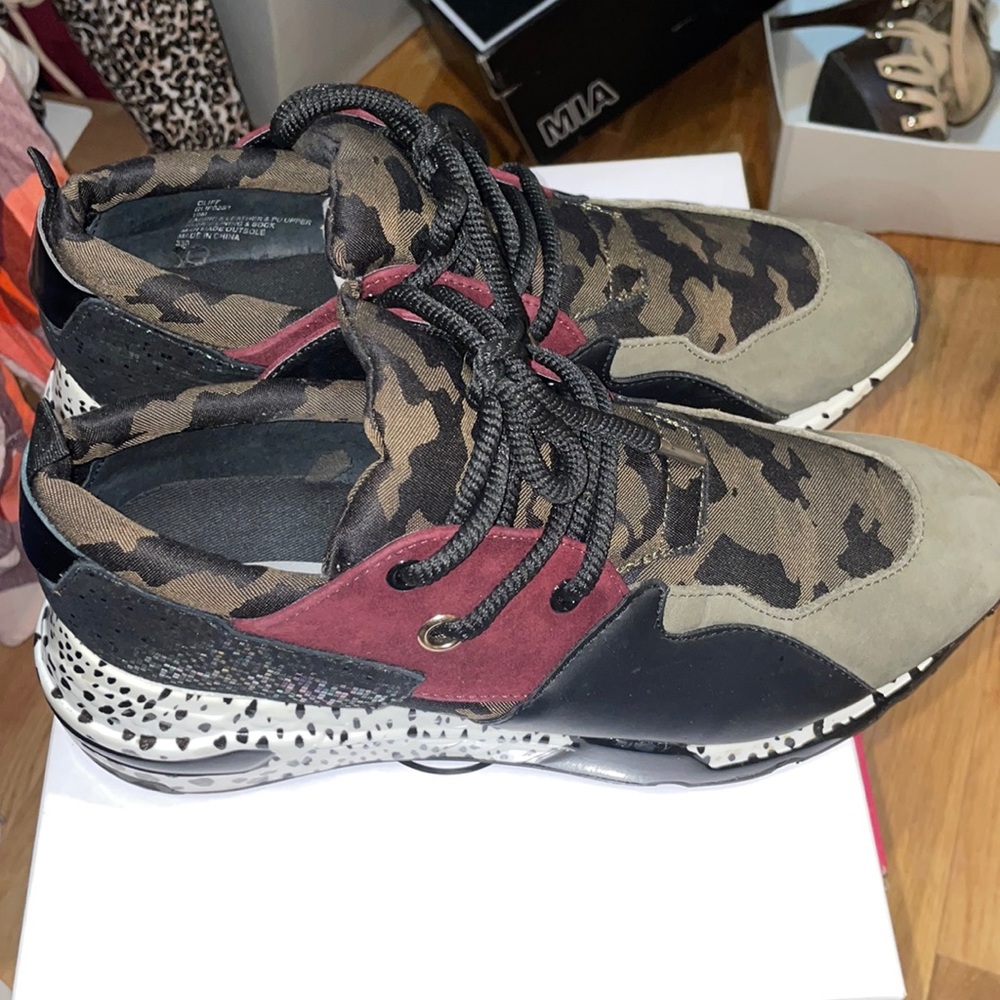 Steve Madden Sneakers
